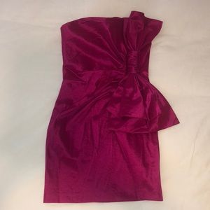 Gorgeous Form-Fitting Magenta Cocktail Dress